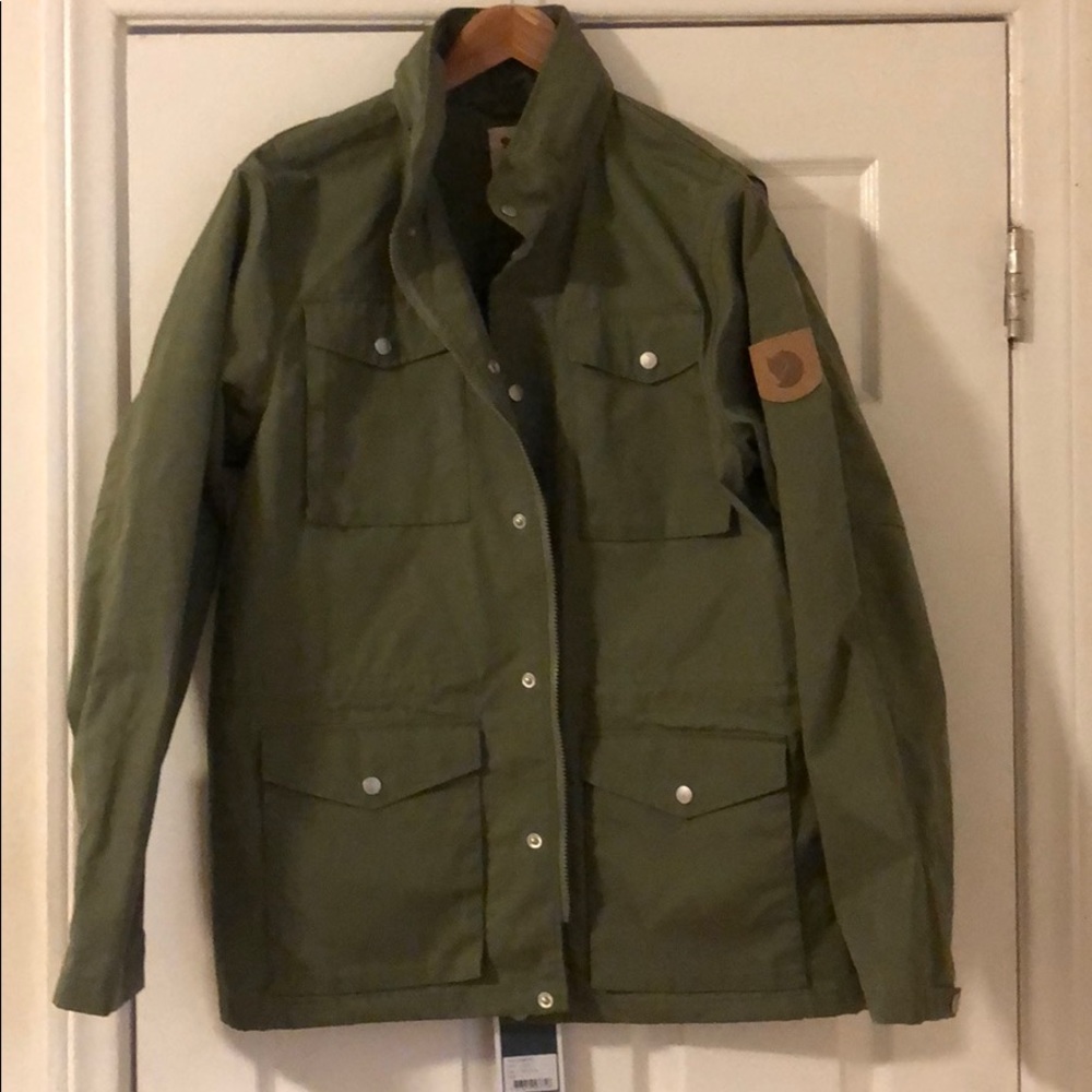 Brand New Men’s L Fjall Raven Jacket